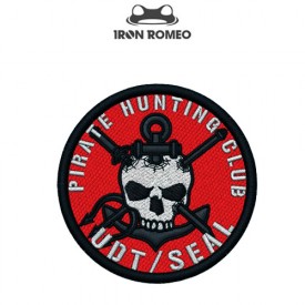 [IRON ROMEO] Pirate Hunting Club Patch (Red) - 004 파이러트 헌팅 클럽 패치 (레드) 